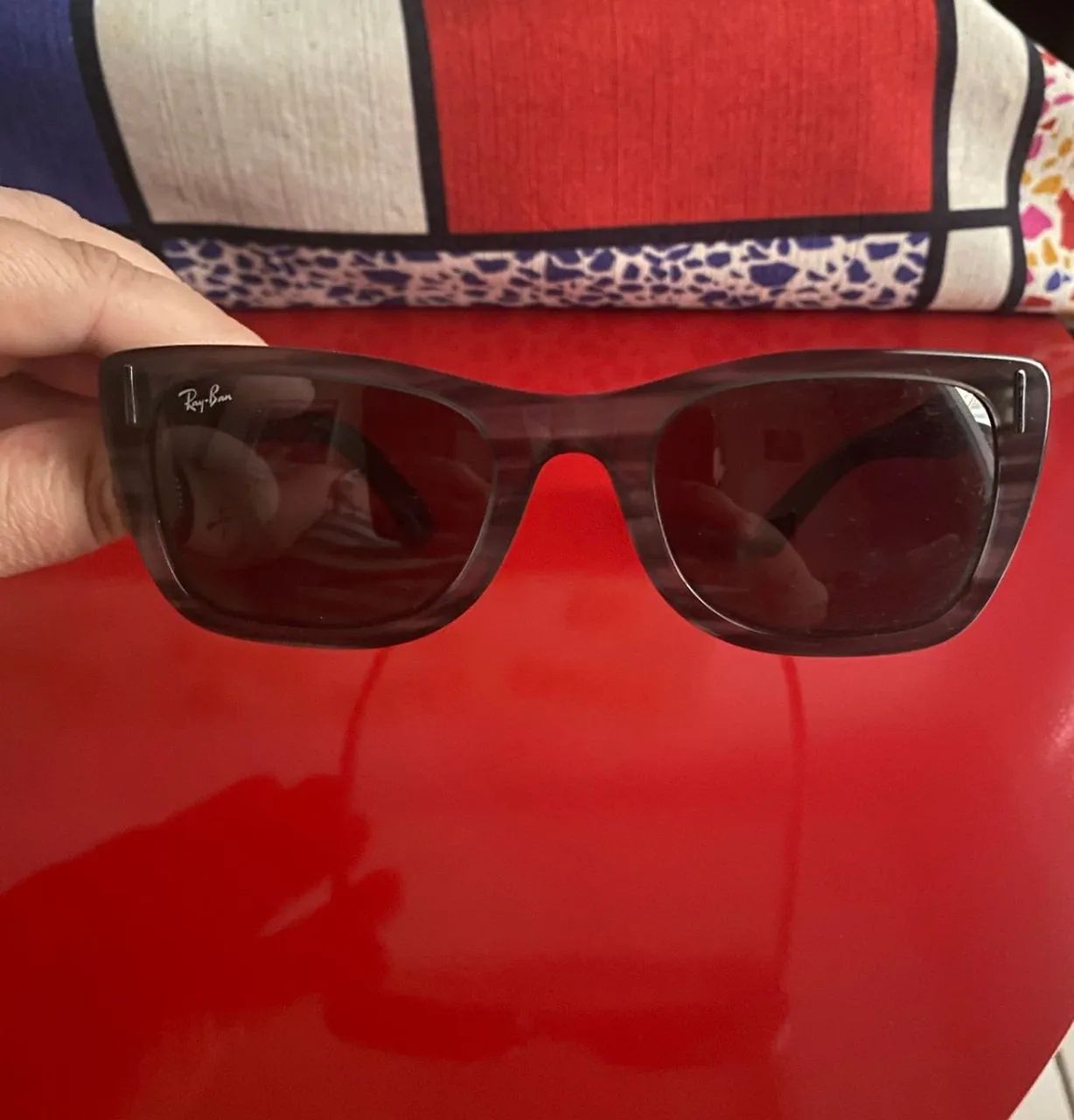 óculos de sol ray ban cinza transparente original - Foto 2