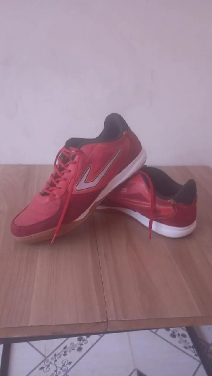 Tênis Esportivo Vermelho - Conforto e Estilo