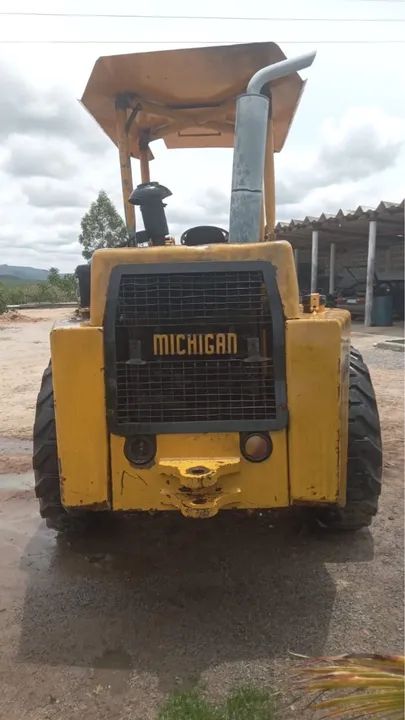 Pá Carregadeira Michigan 75 III - Foto 2