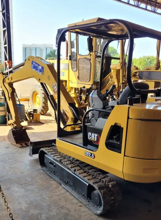 Mini escavadeira Caterpillar 302.5