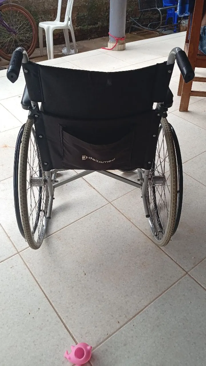 Cadeira de Rodas Dellamed