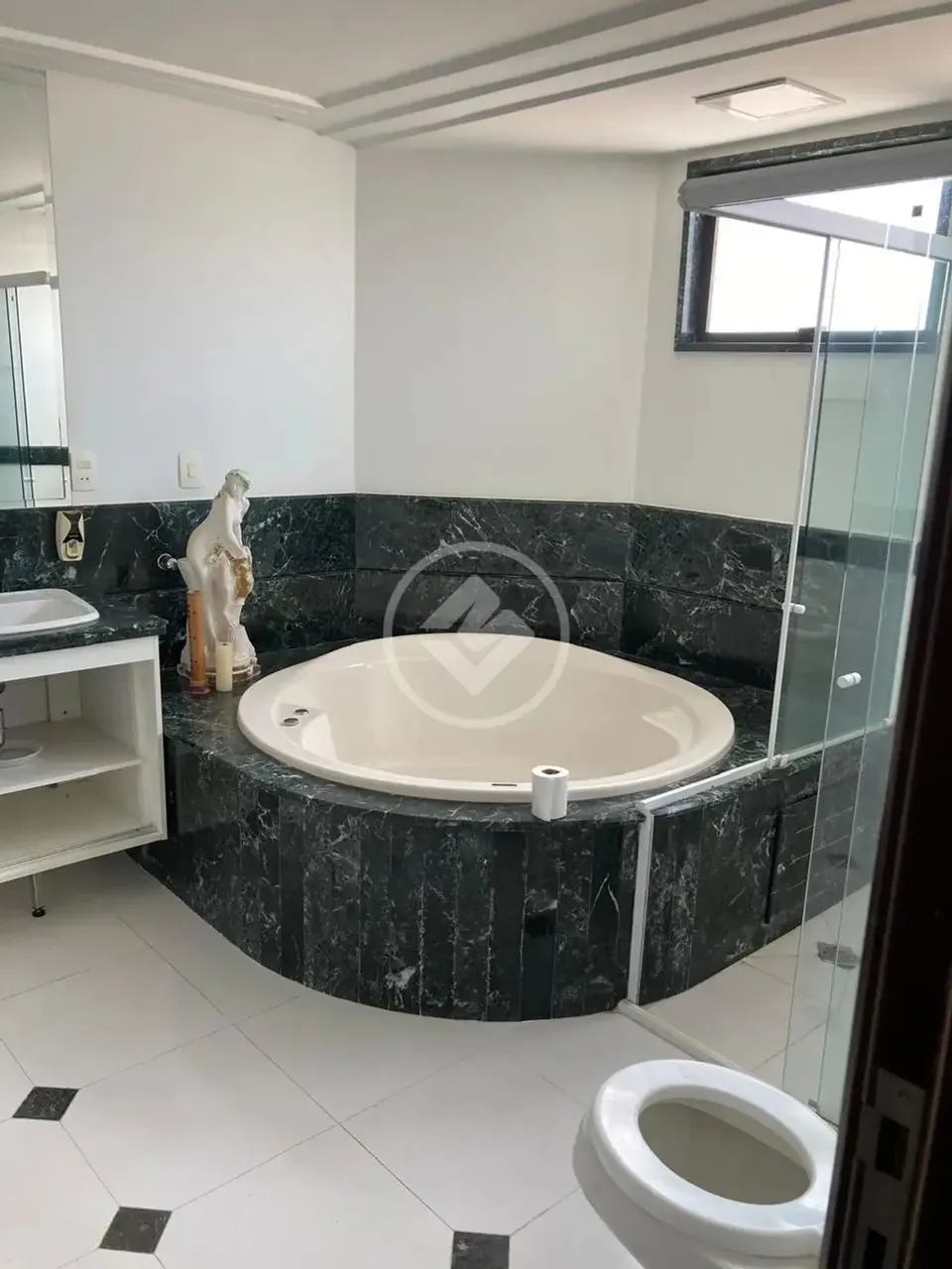 Edifício Maison Esther - R$ 1.540.000,00, 4 Quartos, Sendo 3 Suites, Sala com Sacada - San