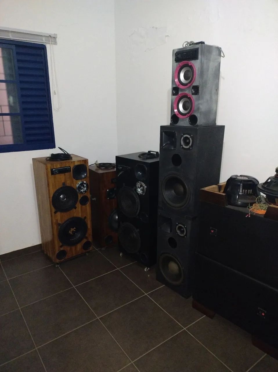 Caixa de som potente com subwoofer, rádios e USB - Foto 5
