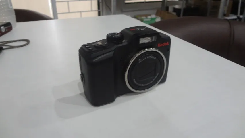 Câmera Digital Kodak EasyShare Z915 falha no LCD