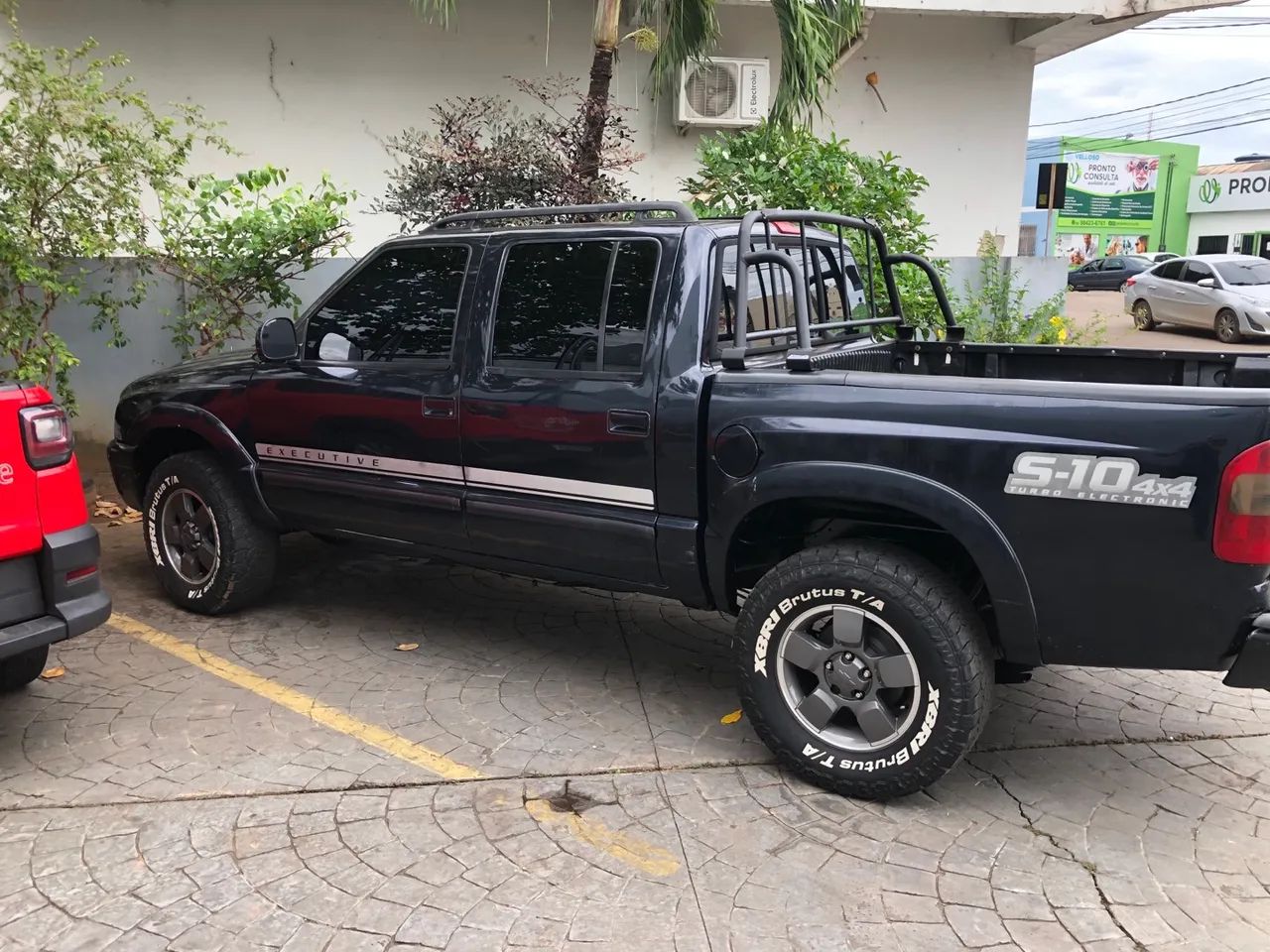 Vendo Linda S10 Executive 2006 4x4 revisada de tudo - Foto 4