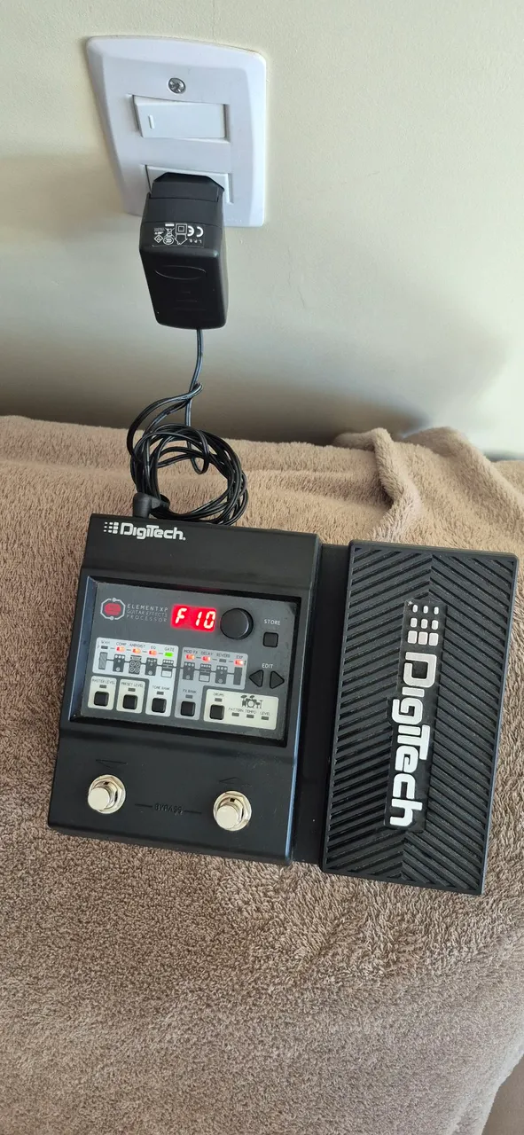 Pedaleira Digitech Element XP