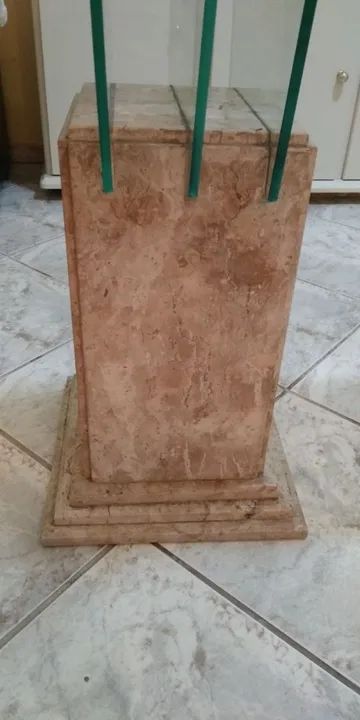 Mesa de centro de vidro com base em mármore - Foto 2