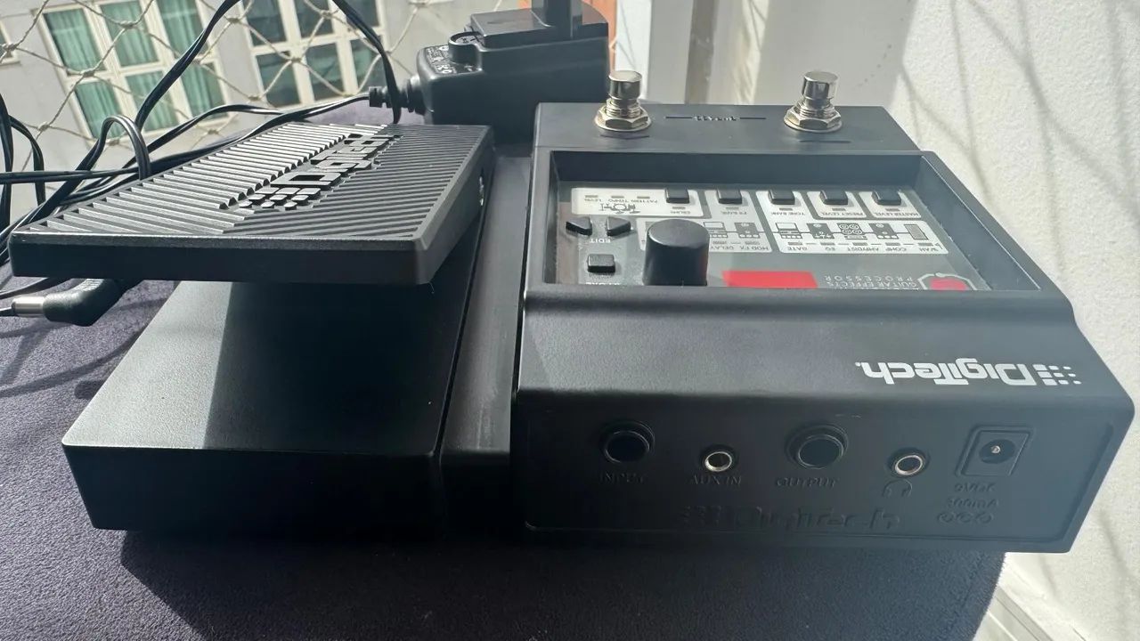 Pedaleira Digitech Element XP Guitar Effects Processor - Foto 2