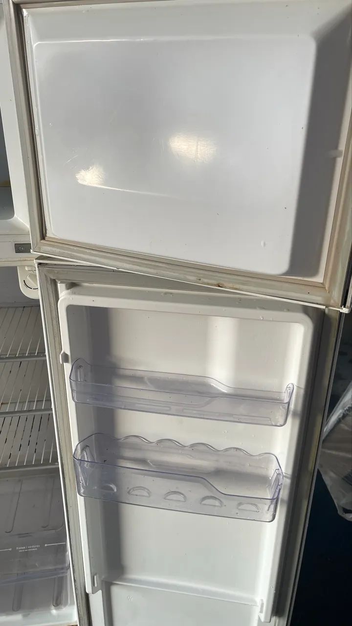 Geladeira Electrolux DC35A Duplex 260L- Gelo seco  - Foto 3
