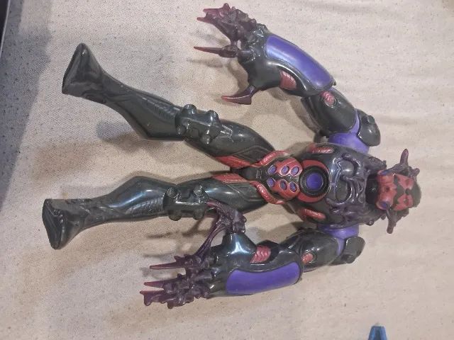 Boneco max sttel toxzon
