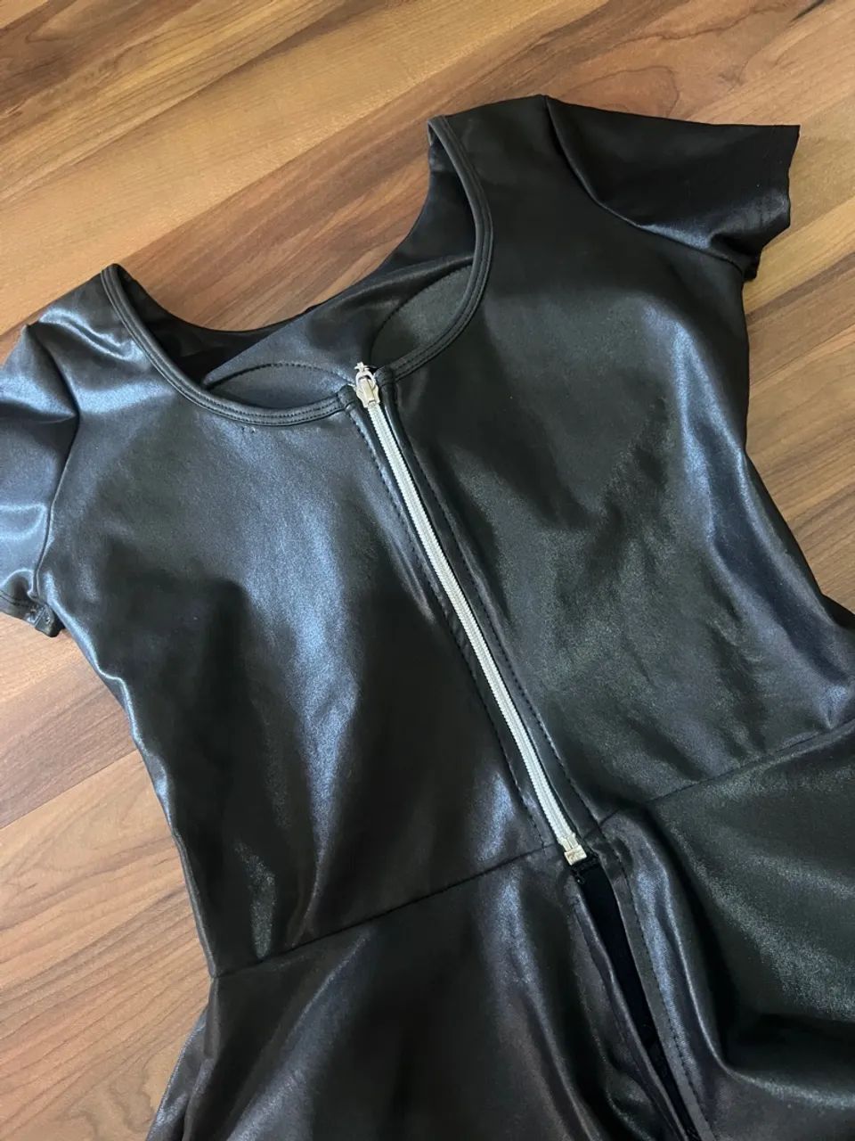 Blusinha courino com babado  - Foto 3