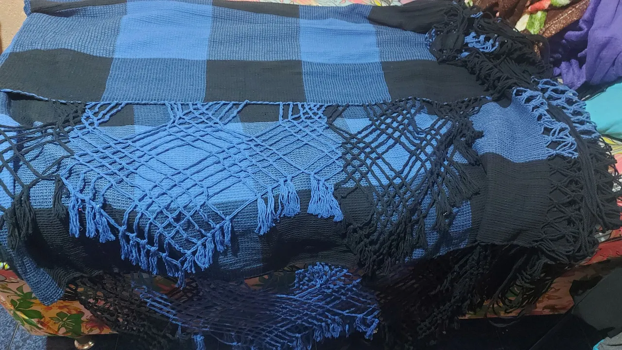 Rede bucho de boi na cor azul e preto