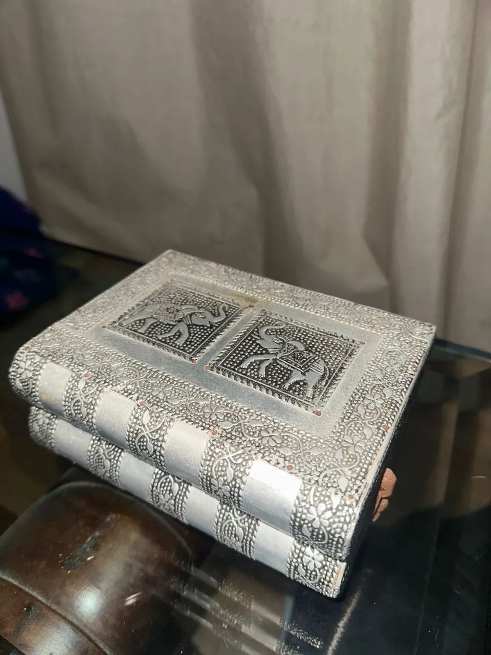 Indian-style box