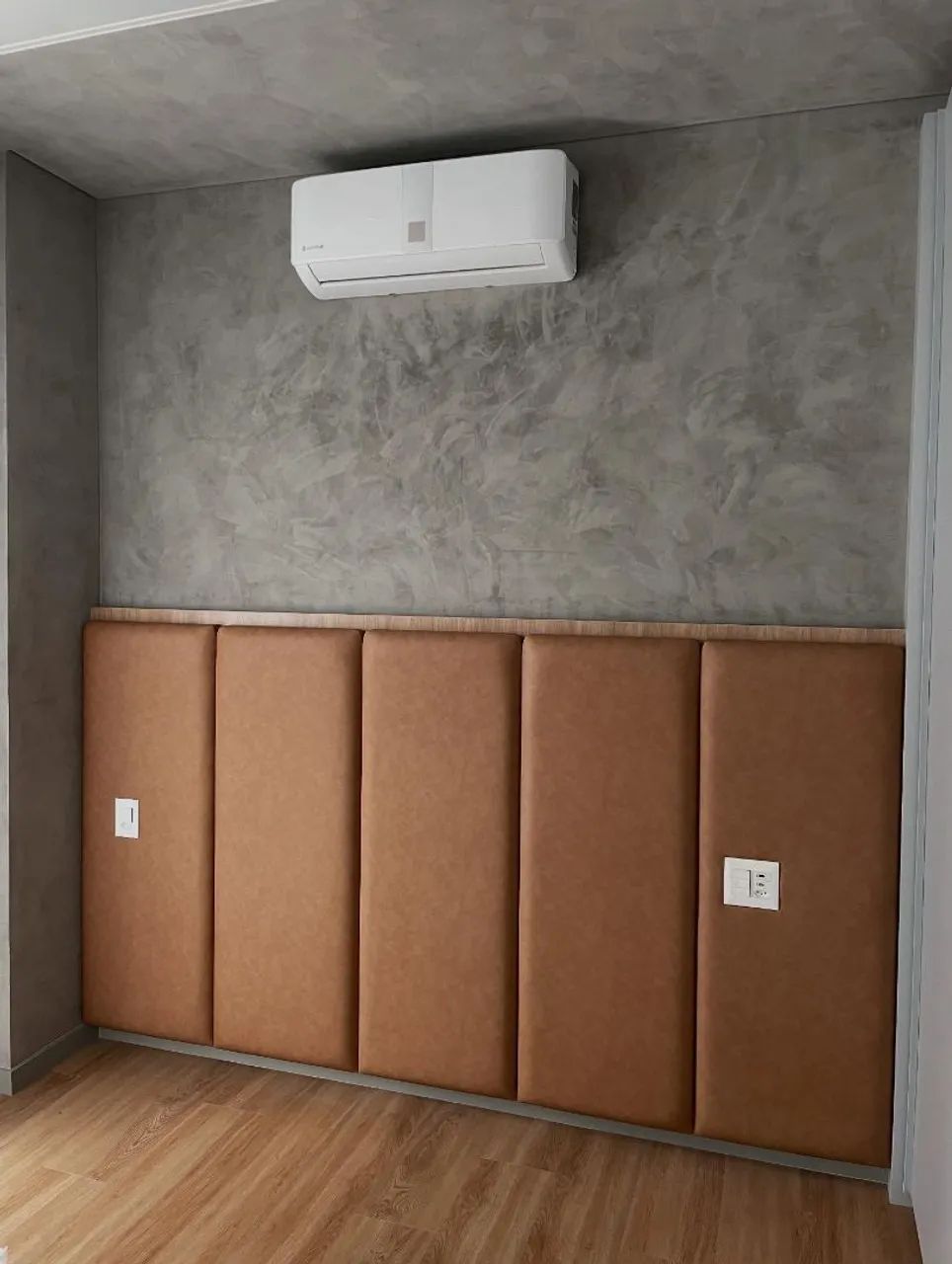 Linda cabeceira de cama estofada na cor rosa, com design moderno e elegante. - Foto 6