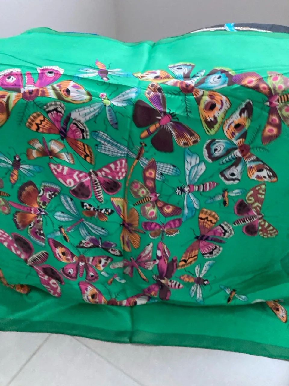 Lenços tipo seda, cetim , estampados - novos . Diversos modelos - Foto 5