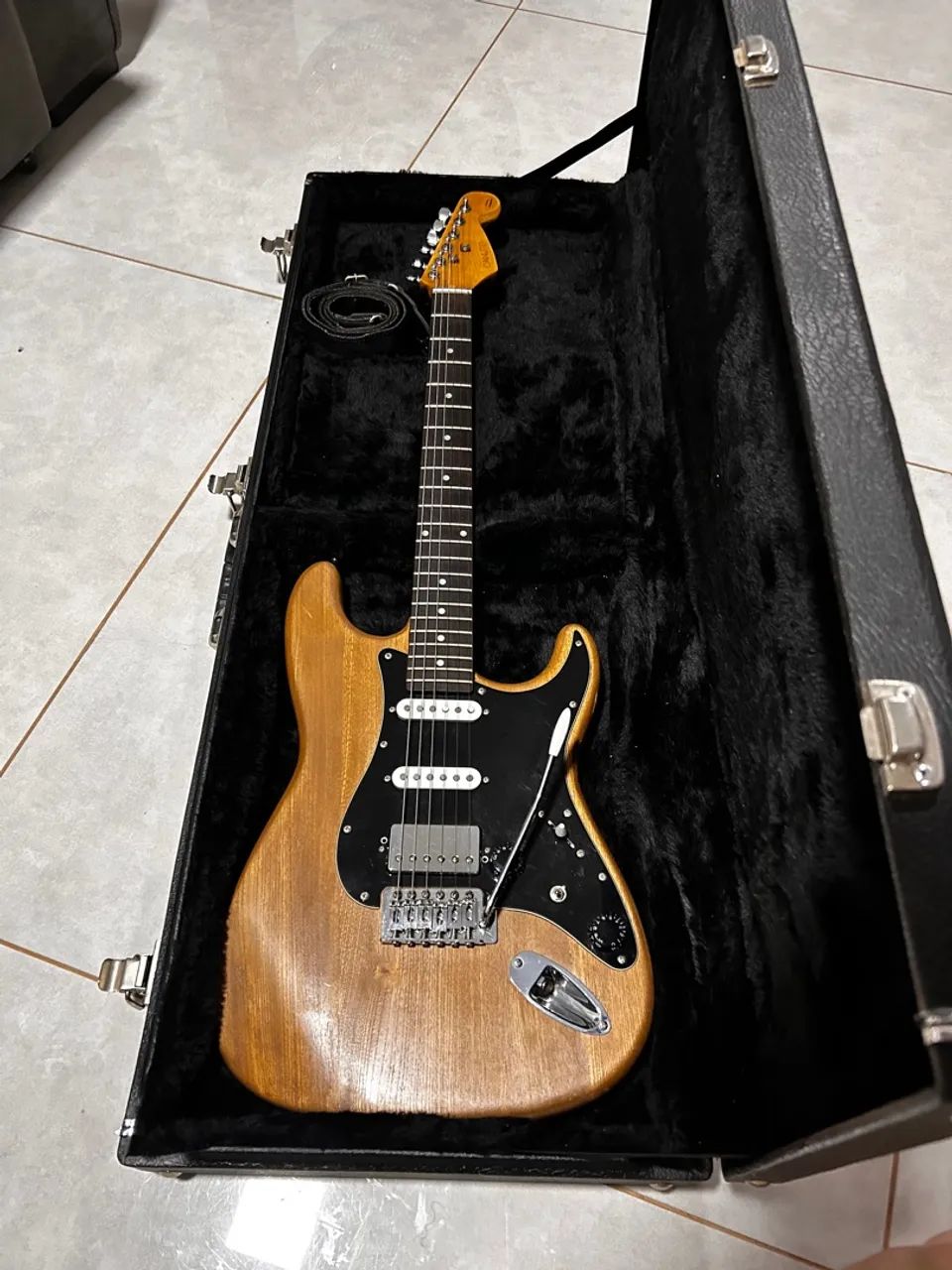 Guitarra Elétrica Stratocaster Customizada - Foto 5