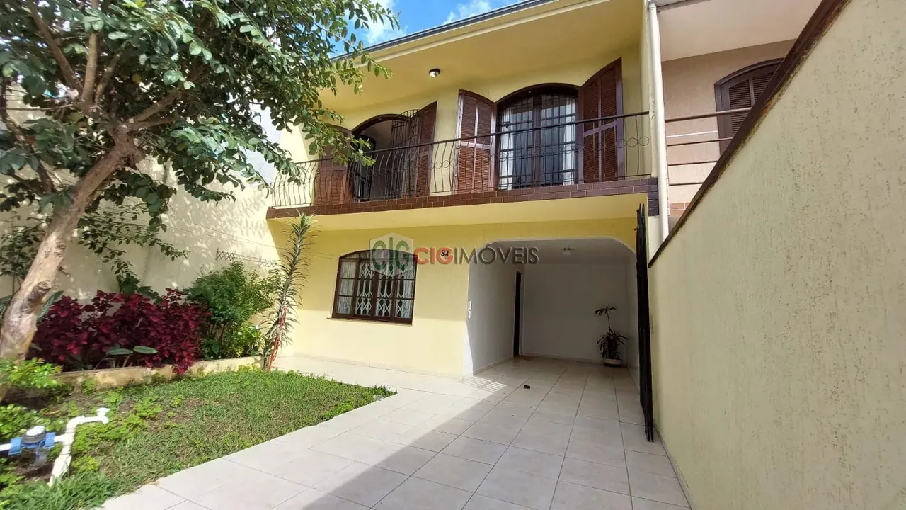 SOBRADO com 3 dormitórios à venda com 125m² por R$ 570.000,00 no bairro Xaxim - CURITIBA /