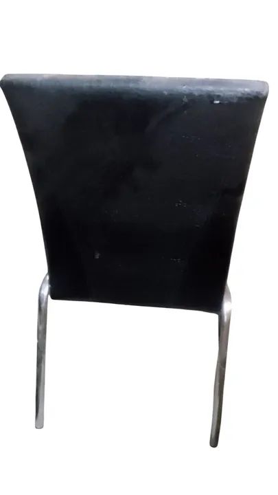 4 Cadeiras de Jantar em Couro Preto - Foto 2