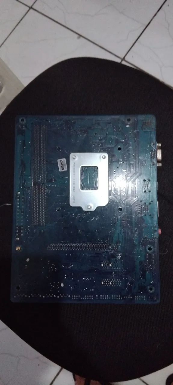 Placa mãe GIGABYTE com defeito. - Foto 3