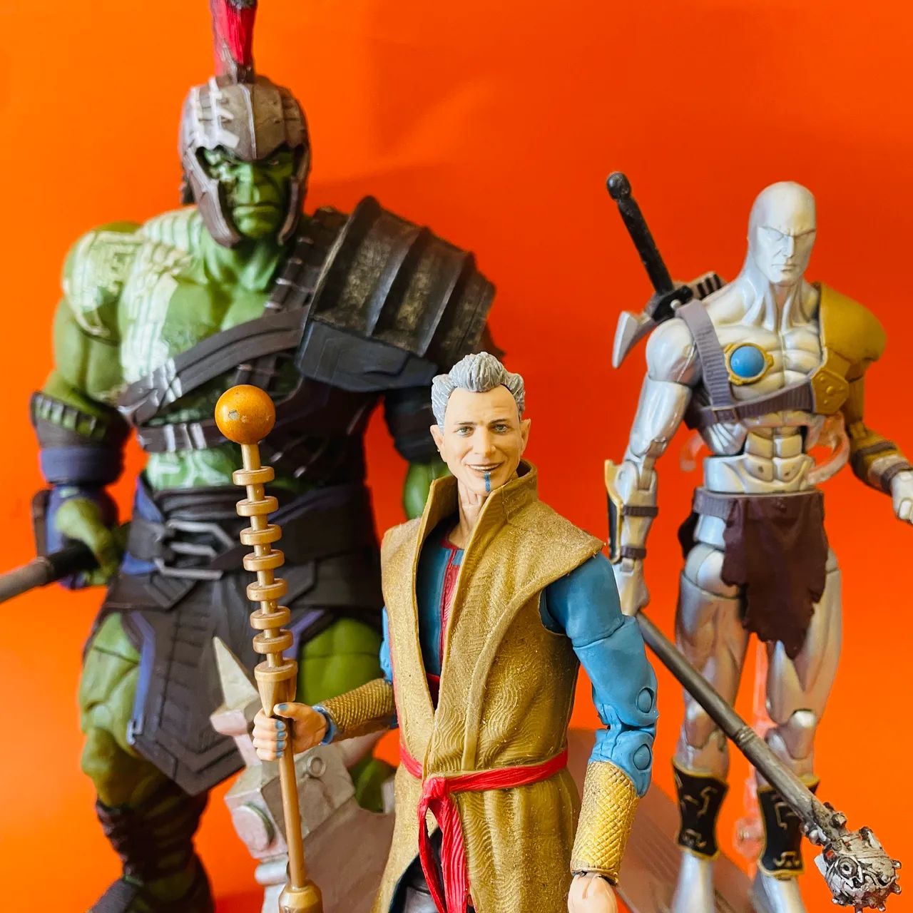 Hulk Gladiador Ragnarok + Silver Surfer Gladiador Marvel Legends / Diamond Select - Foto 4