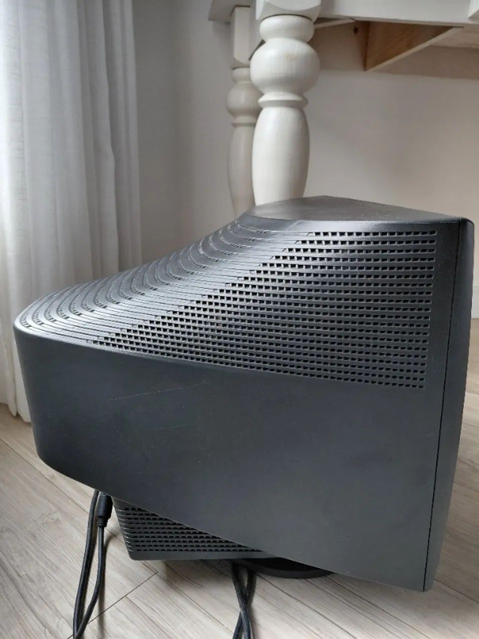 Monitor IBM de tubo, em perfeito estado, com cabos - Foto 3