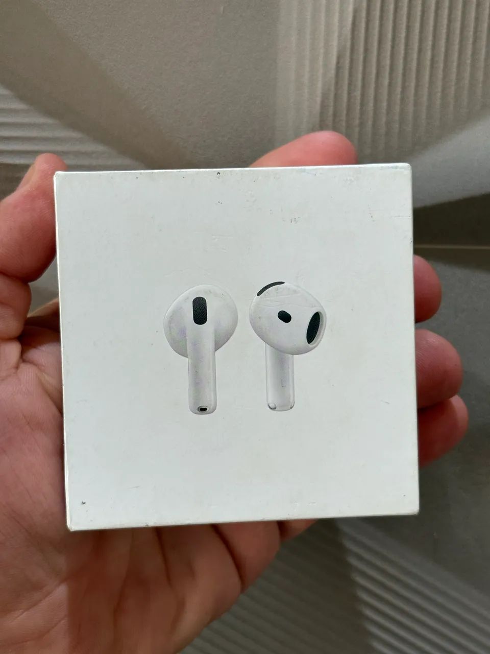 AirPods 4