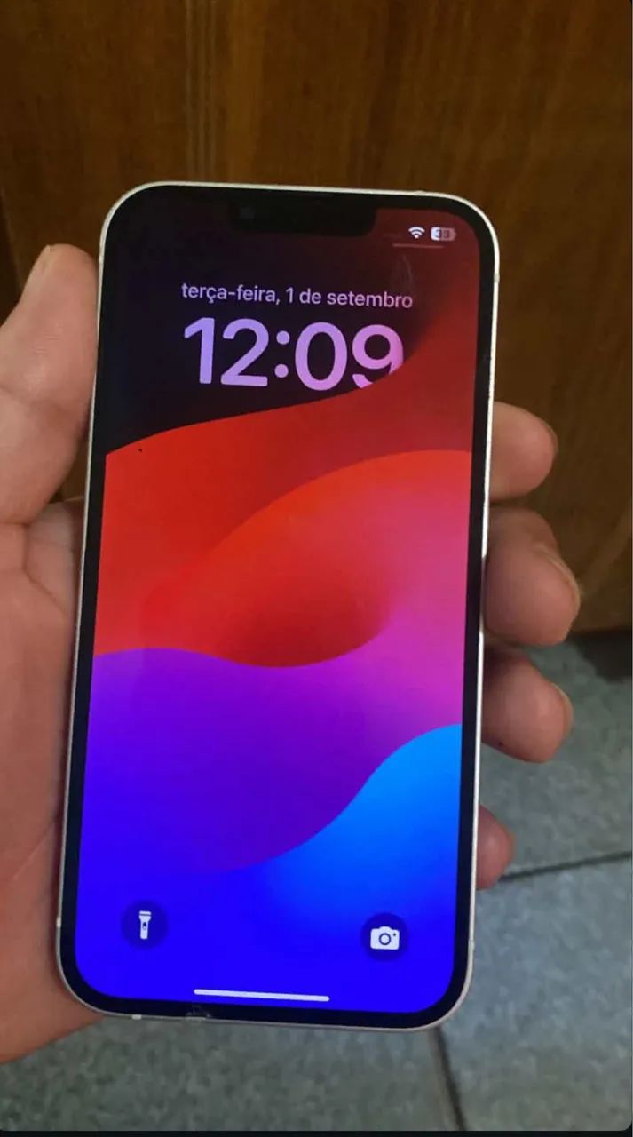 Celular iPhone 13 branco