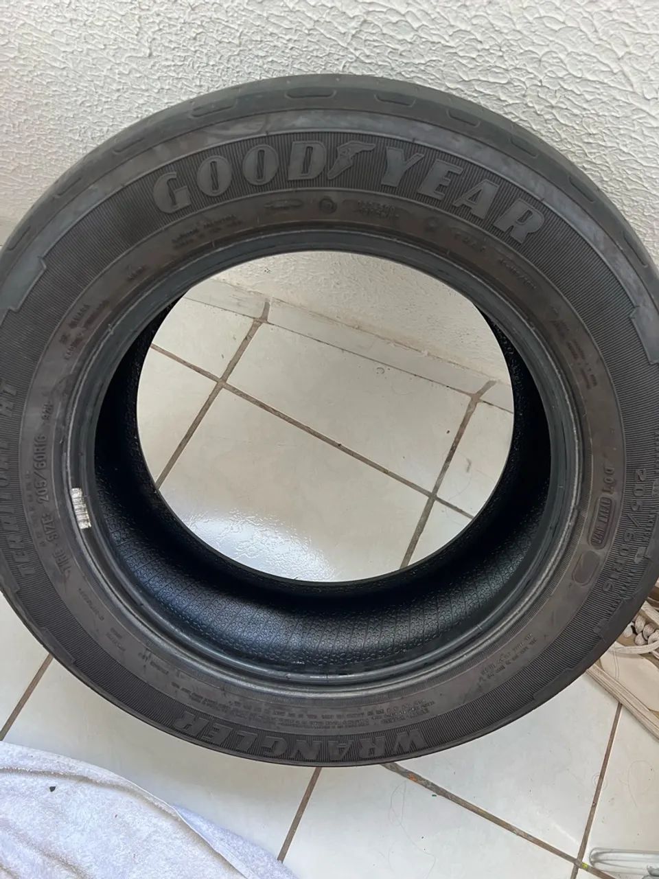 Pneu 16  GOOD YEAR 205/60