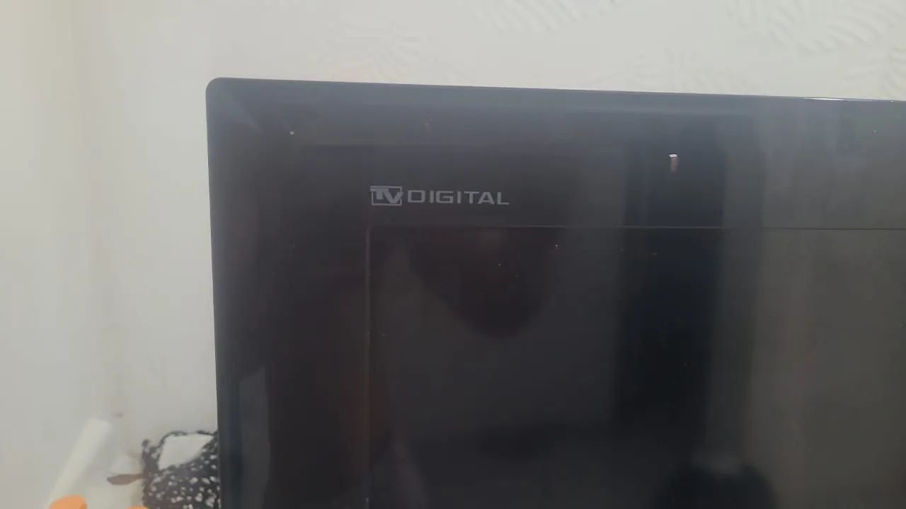 Vendo TV digital Full HD 39 polegadas marca CCE NÃO É SMARTTV  - Foto 2