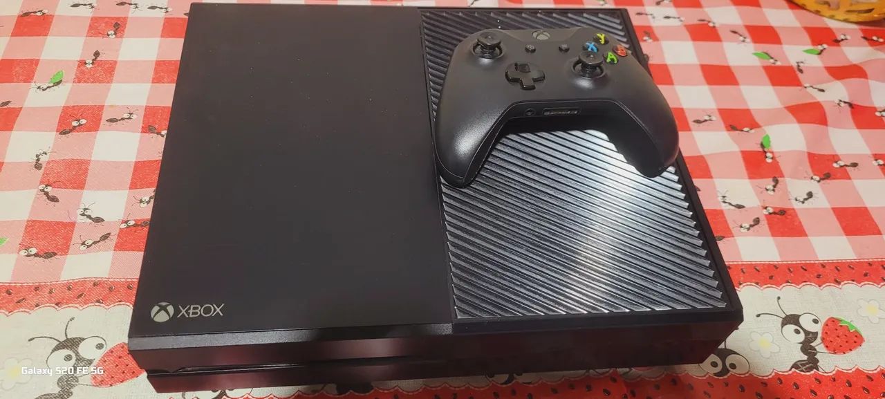 Vendo Xbox One fat  com jogos  - Foto 2
