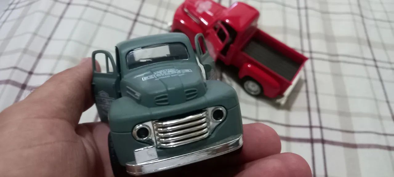Carrinho coleção caminhonete ferro 