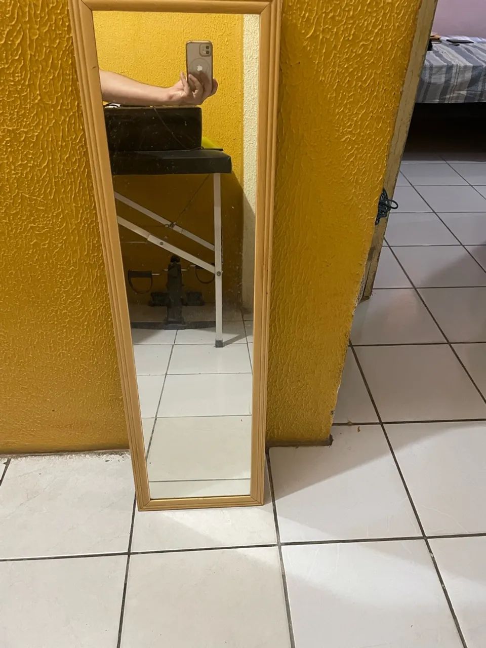 Espelho Retangular de Parede / Corpo Inteiro com Moldura Amadeirada - Conservado - Foto 2