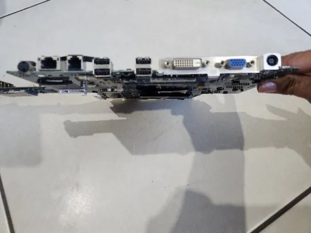 com defeito Modelo/Peça: Dell Precision M90 9400 Intel Laptop Motherboard - Foto 4