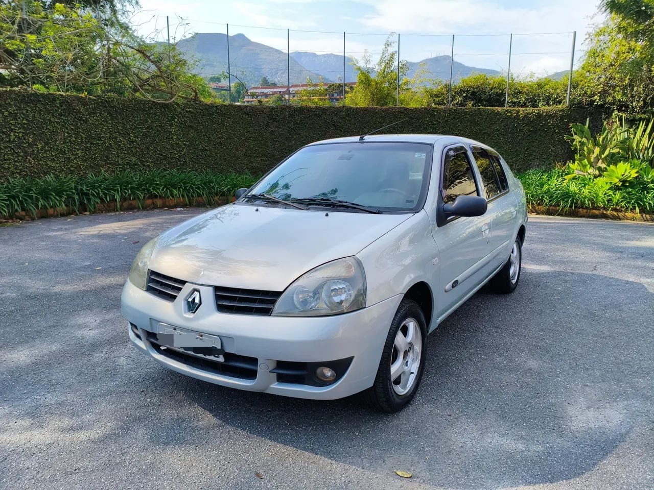 Renault Clio Clio Sed. Privilège Hi-Flex 1.6 16V 4p 2008