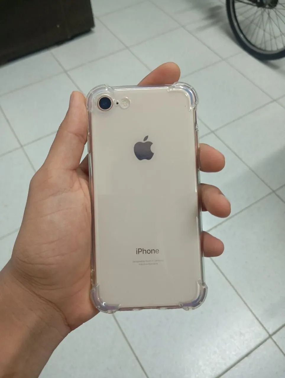 iPhone 8 todo bom, vendo e troco! - Foto 2