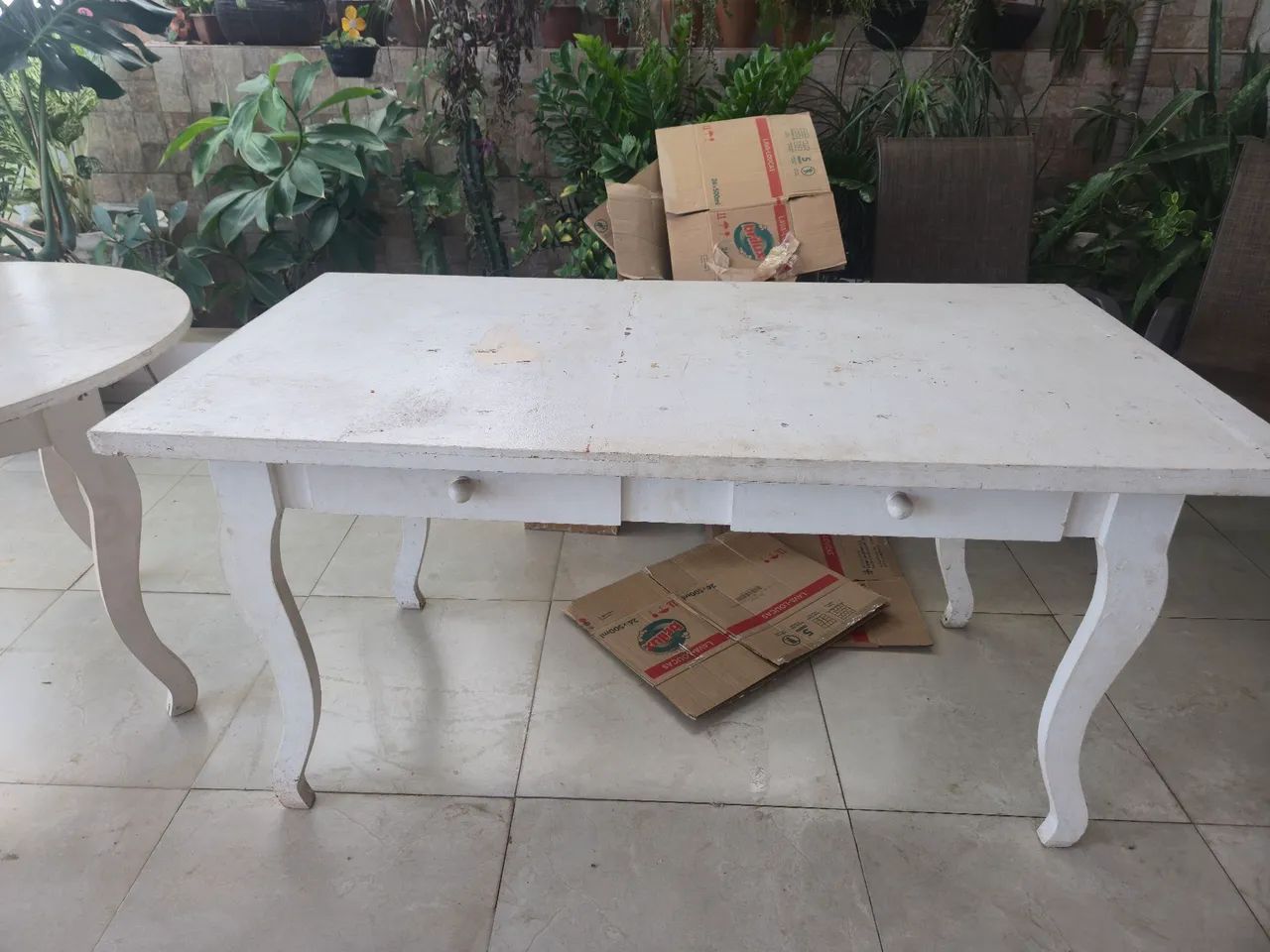 Vende-se 2 mesas de decoração 