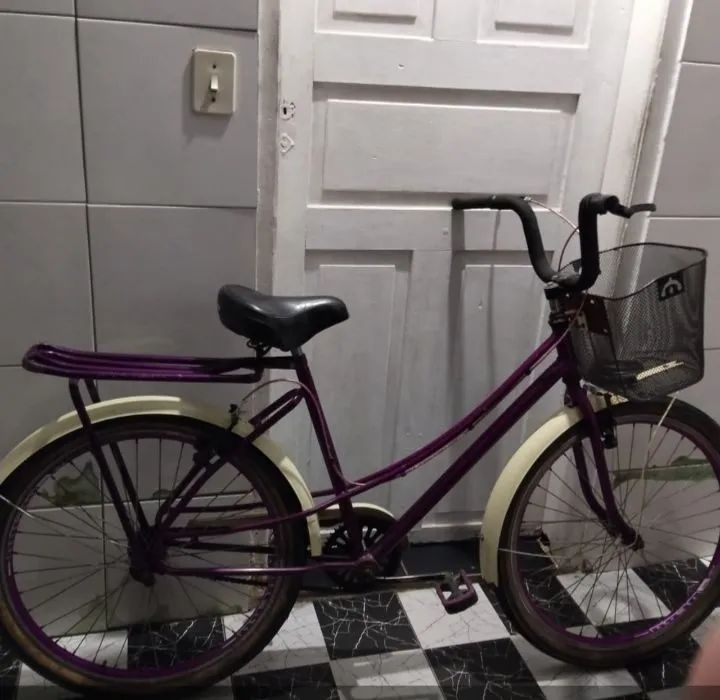Bicicleta semi nova 