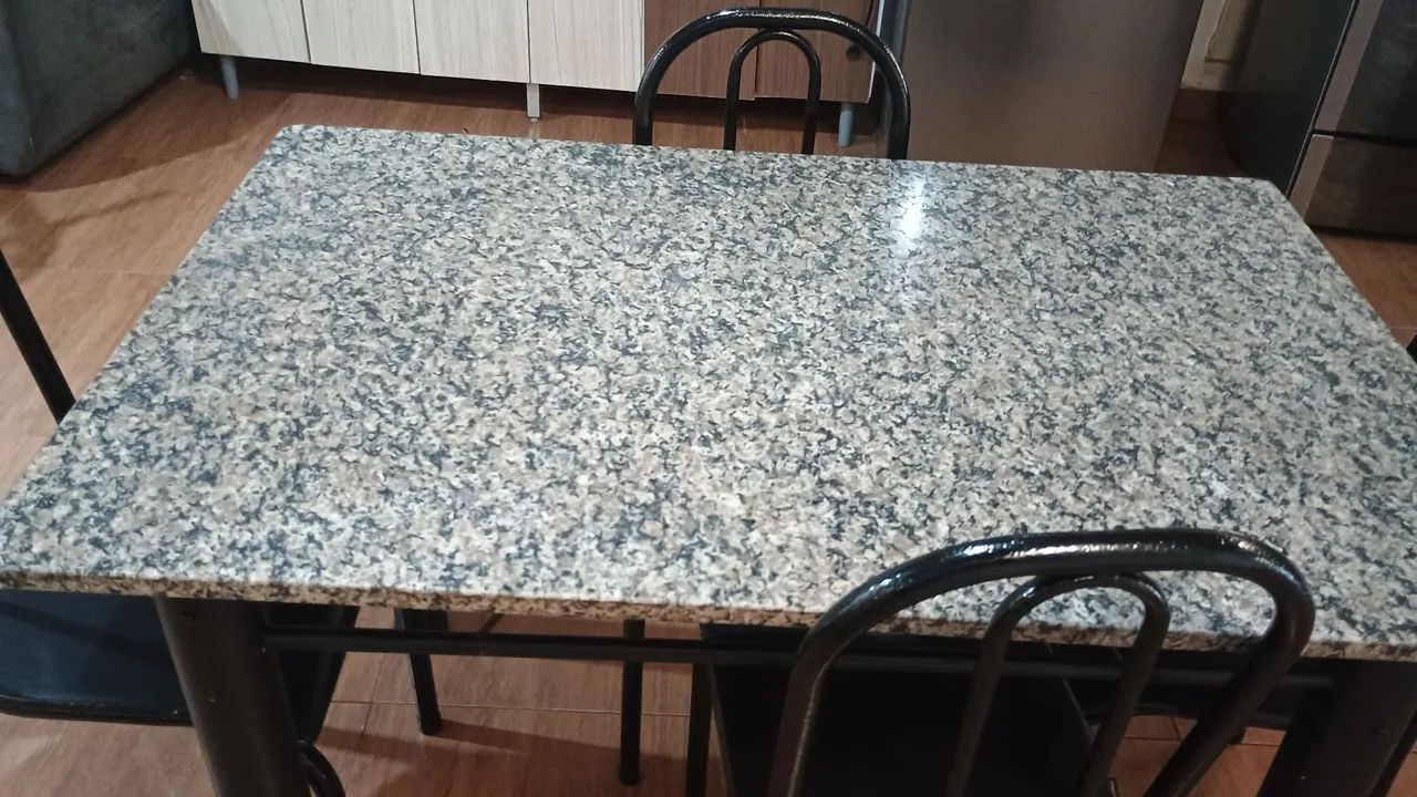 Mesa de mármore com 4- Cadeiras  - Foto 5
