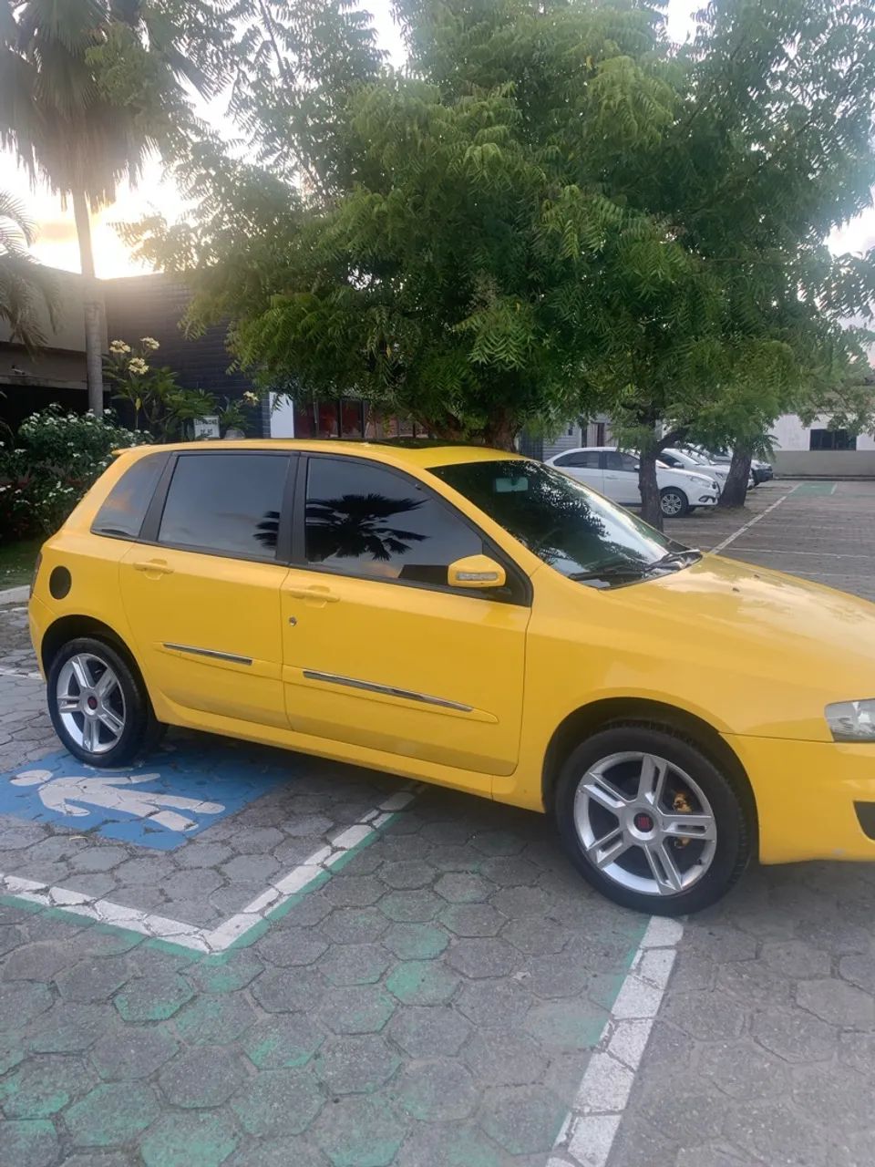 Fiat Stilo Dualogic 1.8 Sporting Flex 8V 5P 2010 - Foto 4