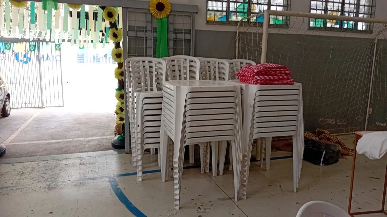 JOGO DE MESA E CADEIRA USADO  - Foto 5