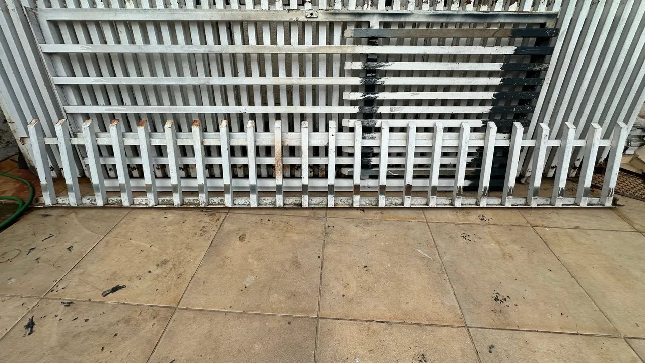 Vende-se portão de 6 metros com portão de pedestre  - Foto 4