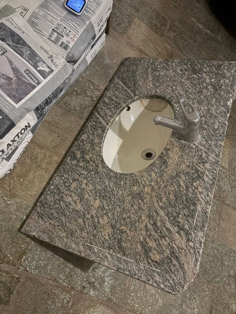 Bancada granito com Cuba para banheiro  - Foto 2