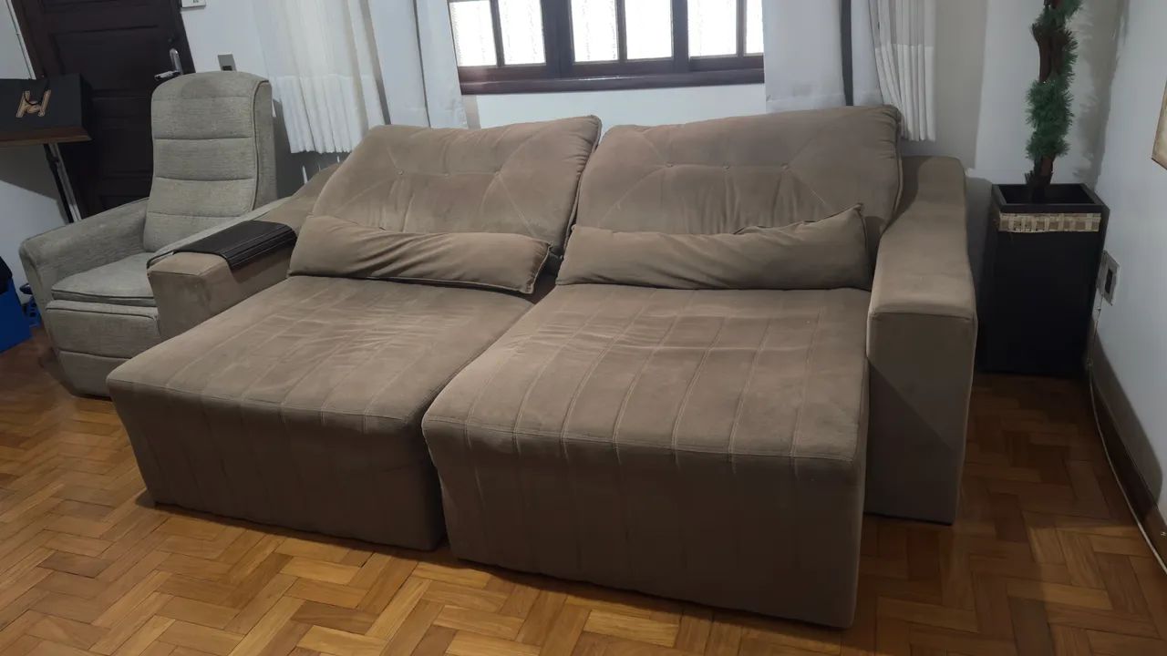 Vendo sofá retrátil 3 lugares 