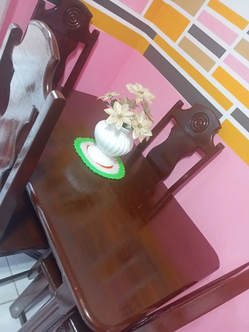Mesa de jantar de madeira pura. - Foto 5