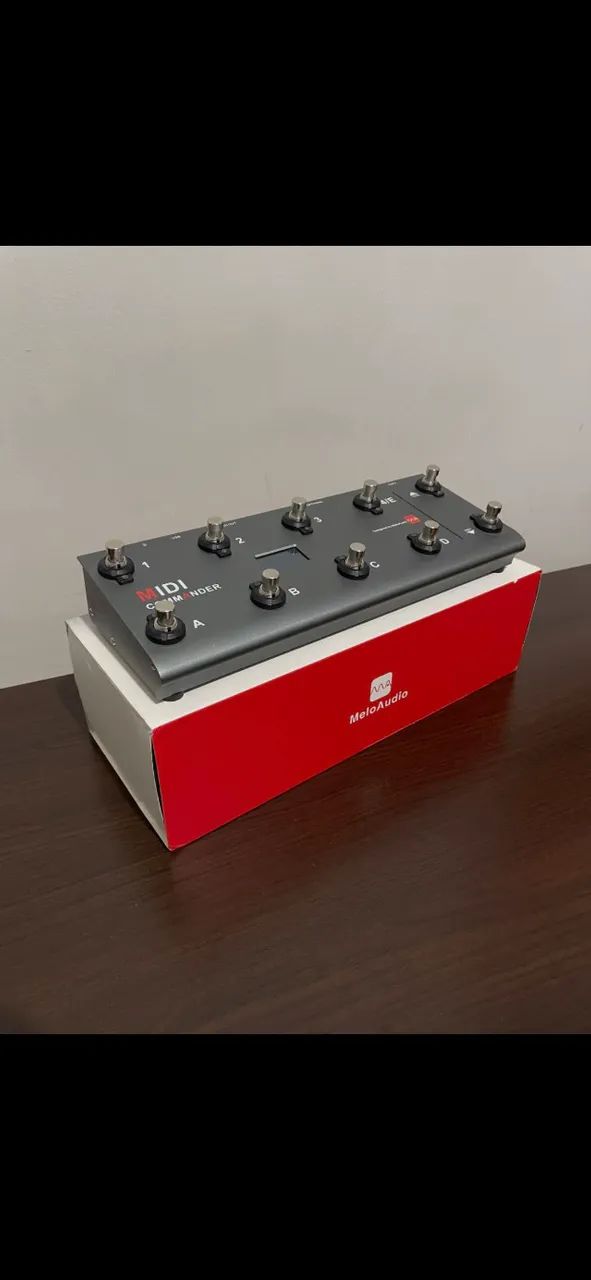 Controlador Midi - MeloAudio Midi Commander 10 FootSwitches