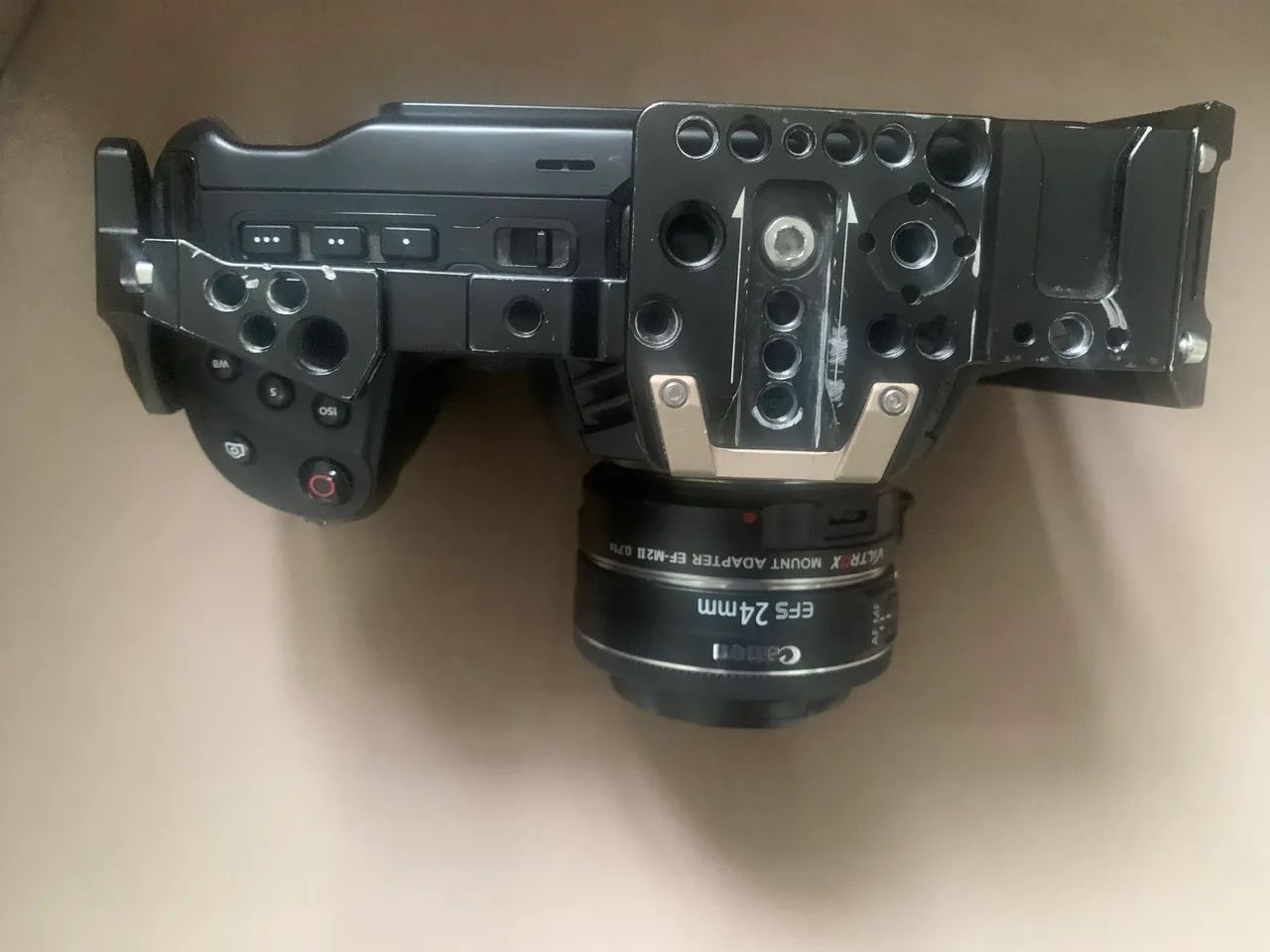 CÂMERA BLACKMAGIC 4 K COM MALETA E LENTES  - Foto 4