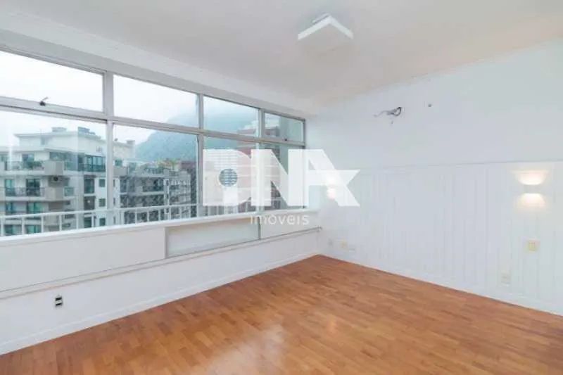 Apartamento - / Residencial / Lagoa