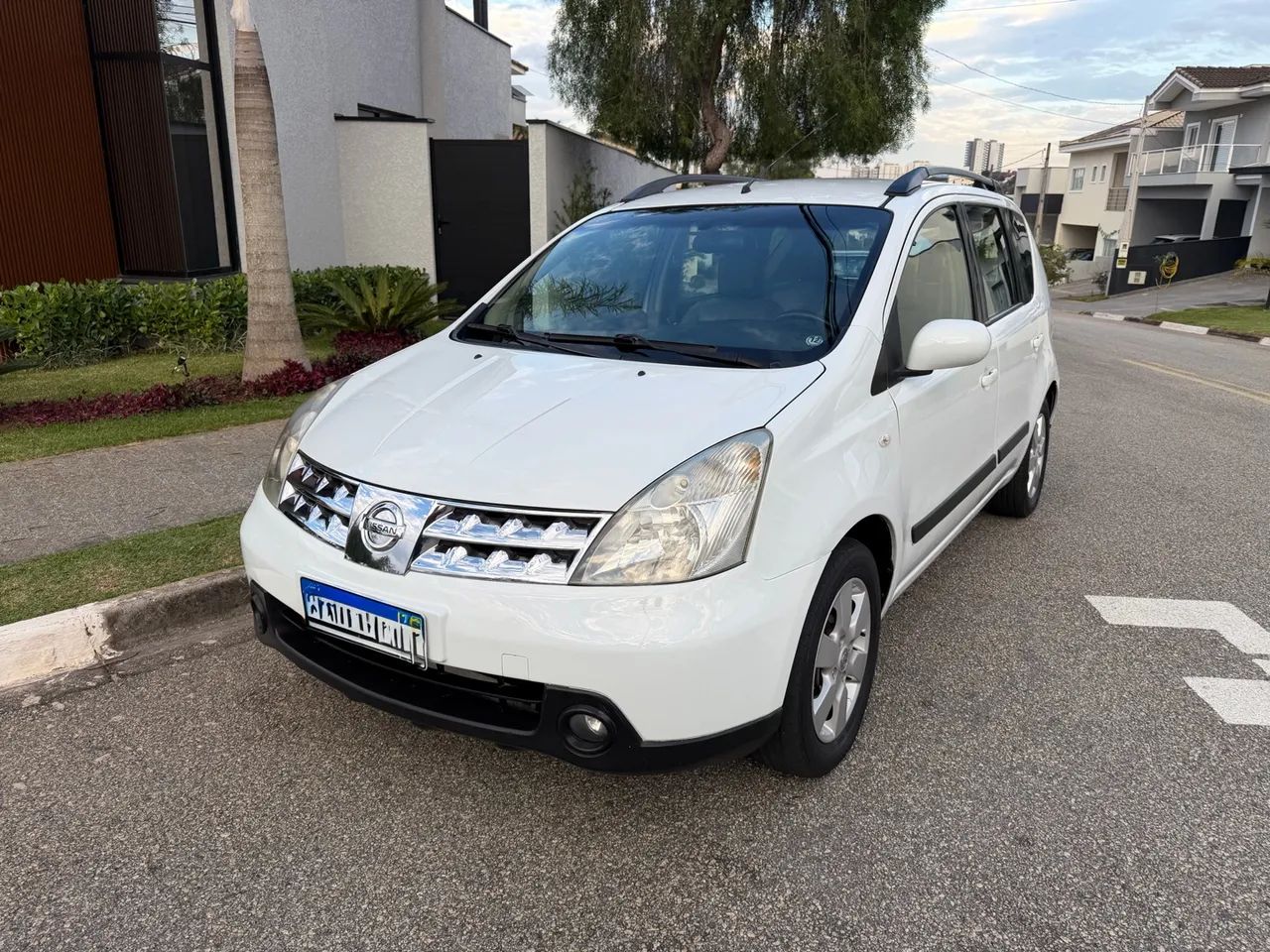 Nissan Livina 1.8 16V AT FLEX 2011