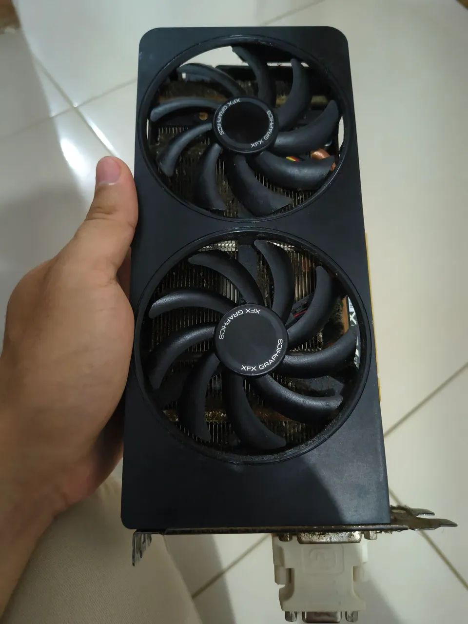 Placa de vídeo AMD Radeon 2gb XFX R9 270X