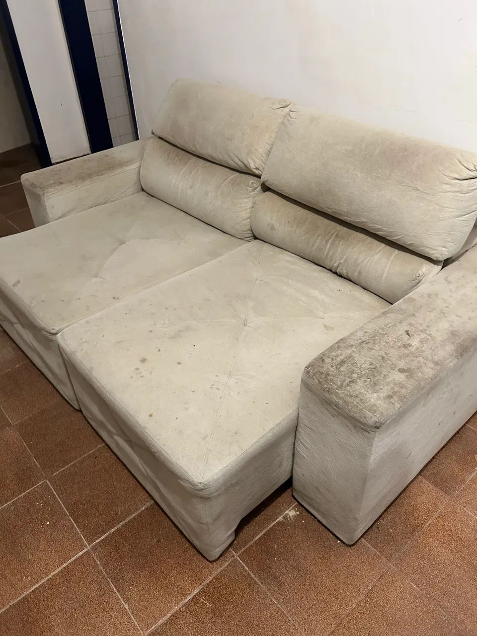 Sofá Retrátil e Reclinável